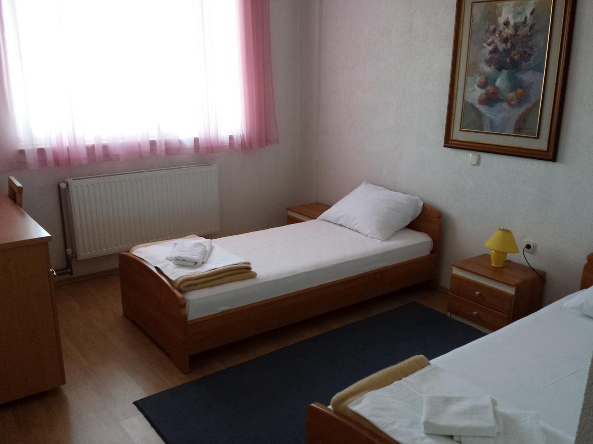 Hotel Stari Grad Ilma Bosanska Krupa Habitación foto